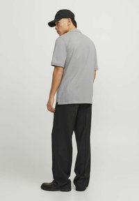 Jack & Jones Polotričko - ultimate grey