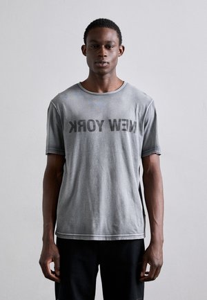 Helmut Lang NEW YORK TEE GARMENT - Trükipildiga T-särk - gunmetal