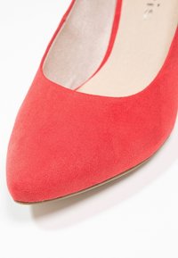 Tamaris Klasické lodičky - light red