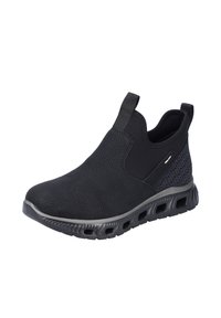 Chaussure noire à enfiler avec une tige texturée, des panneaux élastiques sur les côtés et une semelle extérieure légère dotée d'ouvertures pour la respirabilité.