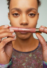Collistar TWIST® ULTRA SHINY GLOSS jasnoróżowy
