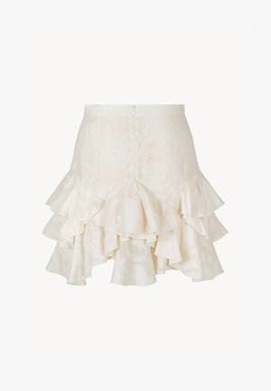 Witte mini-rok met textuur, gelaagde ruches aan de zoom en een ritssluiting aan de achterkant, met een subtiel bloemenjacquardpatroon.