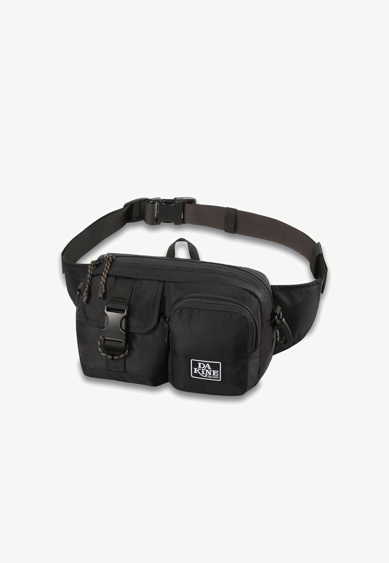 Marsupio nero con tracolla regolabile, dotato di diversi scomparti con zip, tessuto testurizzato e patch con logo frontale. Design durevole e compatto.