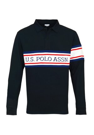 Langärmeliges schwarzes Poloshirt mit Kragen, mit weißen, roten und blauen horizontalen Streifen und dem Aufdruck „U.S. POLO ASSN.“ auf Brust und Ärmel.
