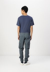 Only & Sons ONSCAM LIFE - Oldalzsebes nadrágok - stormy weather