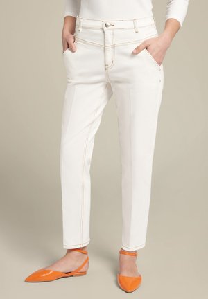 CON IMPUNTURE A CONTRASTO - Trousers - bianco