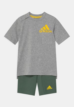 adidas Performance SUM SET UNISEX - T-shirt con stampa - grey/yellow