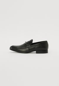 Unselected, black