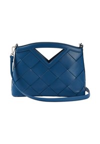 Niebieska skórzana torba z plecionym wzorem, szczegółami w formie trójkątnych wycięć oraz odpinanym paskiem na ramię. Gładka tekstura i wyraźny kształt.