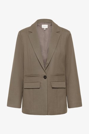 Blazer marrone con vestibilità sartoriale, rever con intaccature, due tasche frontali e chiusura con un solo bottone. Tessuto liscio con una texture sottile.