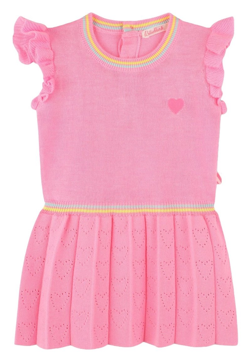 Abito rosa lavorato a maglia con maniche corte a volant, scollatura a righe arcobaleno e texture a coste. Presenta una gonna plissettata con motivi a cuore.
