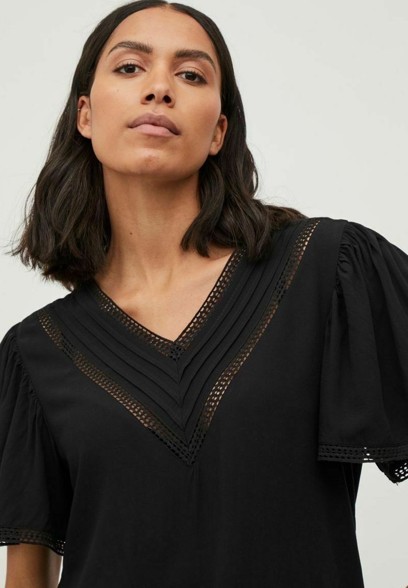 Damen T-Shirts | Vila MIT KURZEN ÄRMELN V AUSSCHNITT Bluse black/schwarz - TJ15050 Damen T-Shirts | Vila MIT KURZEN ÄRMELN V AUSSCHNITT Bluse black/schwarz - TJ15050