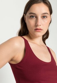 Anna Field BASIC TANK 3 PACK - Top - black/white/dark red