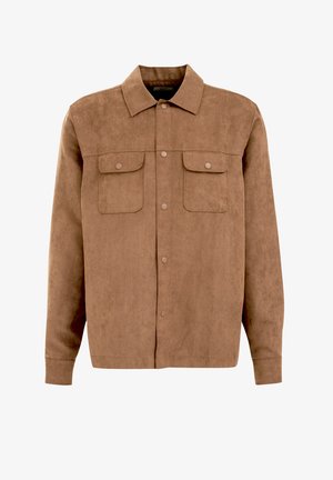Bruine suède shirtjack met een kraag, twee voorzakken met kleppen en een drukknoopsluiting. Zachte textuur, verkrijgbaar in een effen kleur.