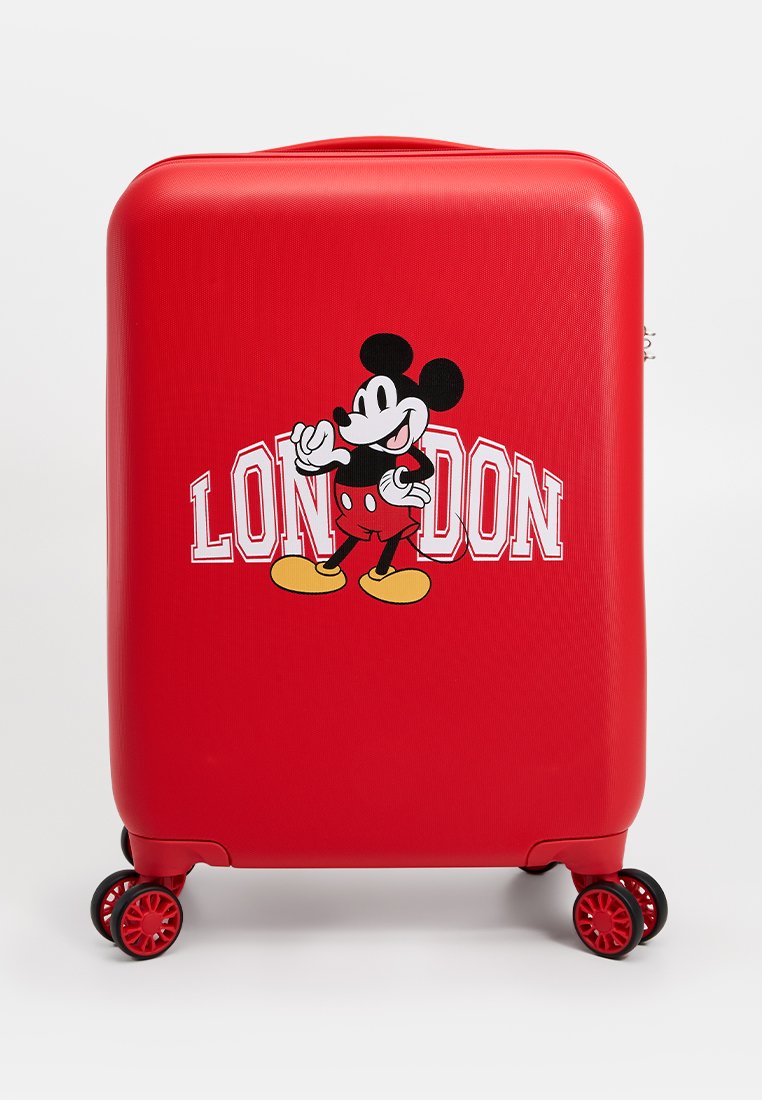 Roter Hartschalentrolley mit Mickey-Maus-Graphic und dem Text "LONDON". Enthält vier rote Räder und eine strukturierte Oberfläche.
