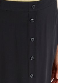 b.young BYMMJOELLA - A-snit nederdel - black