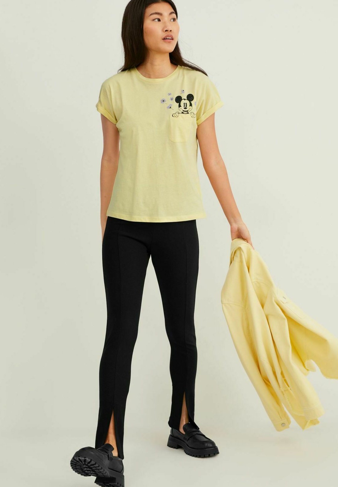 C\u0026A DISNEY MICKEY MOUSE - Camiseta estampada - light yellow/amarillo claro  - Zalando.es