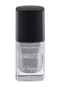 Grauer Nagellack in einer quadratischen Glasflasche mit einem schwarzmatten Deckel; auf der Vorderseite sind die Markennamen in weißer Schrift zu sehen.