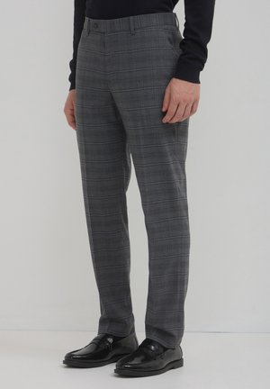 Grau karierte Hose mit taillierter Passform, Knopfverschluss und seitlichen Taschen, aus einem glatten Wollmischgewebe gefertigt.