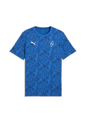 Blauw korte mouw Puma T-shirt met zwart abstract lijntekenpatroon en witte Puma- en logo op de borst.