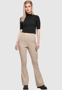 Urban Classics Kalhoty - lighttaupe
