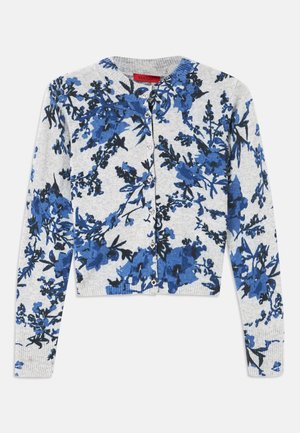 Lys grå, knappet cardigan med lange ermer som har et blått og svart blomstermønster og ribbede mansjetter.