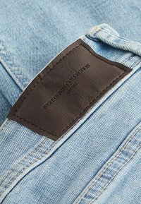 Next BOYFRIEND - Traperice opuštenog kroja - bleach denim