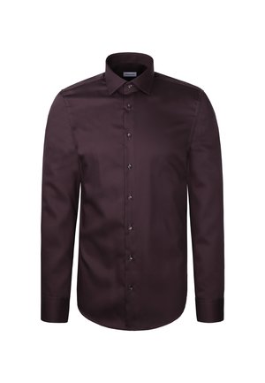 Camisa de vestir de hombre de manga larga en púrpura oscuro con cierre de botones en la parte delantera y cuello puntiagudo, mostrada sobre fondo blanco.