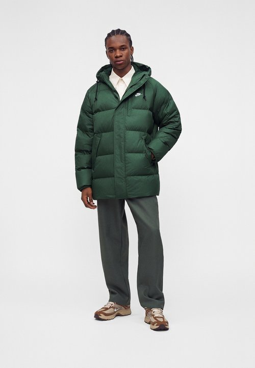Nike M NK TF CLUB PARKA 650 - Winter jacket - fir/white — foto 2