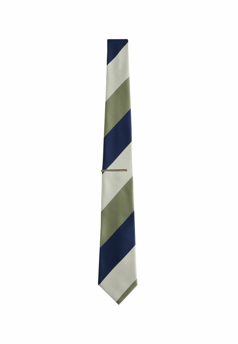 Marineblau, olivgrün und weiße gestreifte Krawatte mit einer gerippten Textur und einer Metallkrawattenklammer in der Mitte. Schlankes Design mit spitzem Ende.