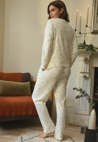 Next LONG SLEEVE - REGULAR FIT - Nachtwäsche Set - ecru cream tree