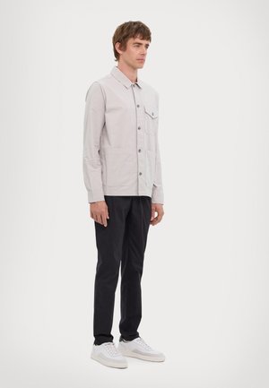 GARMENT WASH - Button down-skjorte - aluminum