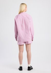 America Today LOGAN - Pyjamahousut/-shortsit - rose