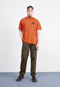 Carhartt WIP MASTER PANT oliwkowy
