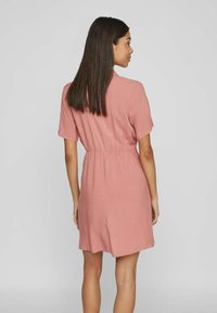 VILA KURZÄRMELIGES - Särkkleit - brick dust