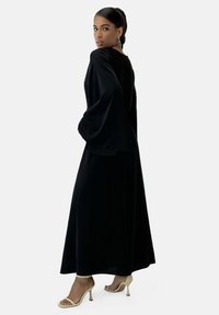Elara ABAYA - Vestito lungo - schwarz