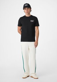 Fila NAVIGLI PASTA REGULAR - Printtipaita - black