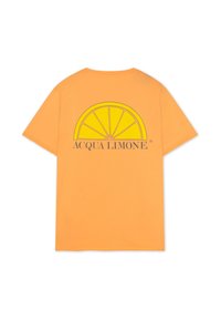 Kortärmad orange t-shirt med en grafik av en gul citronskiva och texten "ACQUA LIMONE" tryckt under designen på baksidan.