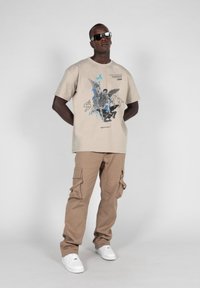 MJ Gonzales T-shirts print - sand