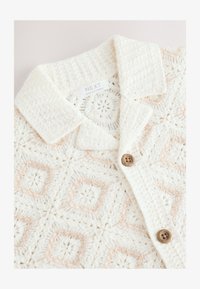 Sélectionné, ecru white