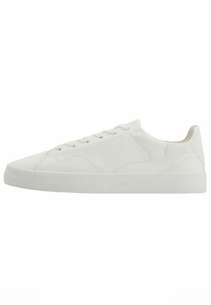 Sneakers - white