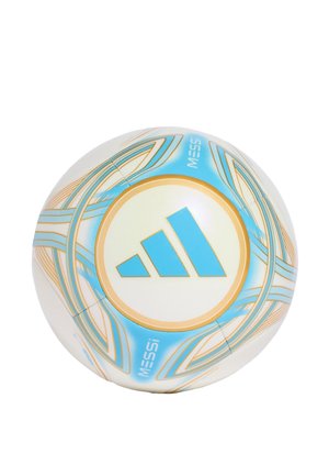 Witte Adidas voetbal met blauwe en gouden geometrische patronen en de tekst "MESSI" op de panelen.