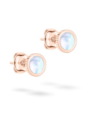 Roségold Ohrringe mit einem runden opaleszenten Stein in einer gewellten Fassung mit polierter Oberfläche.
