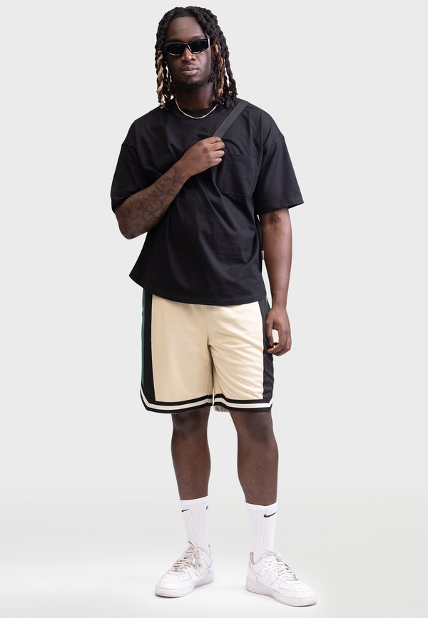 LOGAN COMFORT FIT - Shorts - pristine