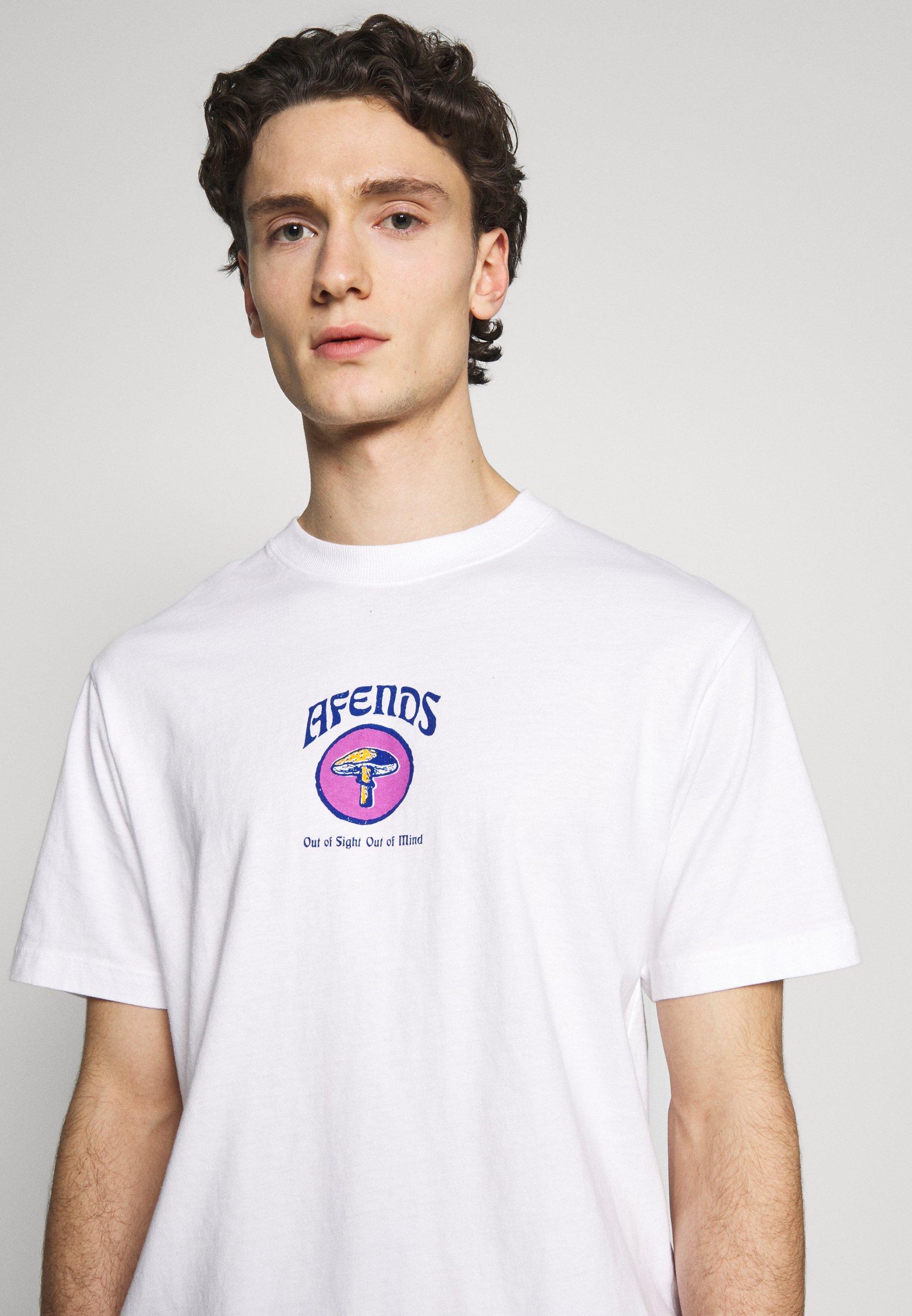 Afends RETRO FIT TEE T shirts med print white Zalando.no Afends BACK BEACH TEE - Poloskjorter - iris
