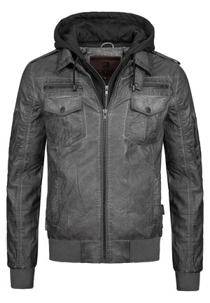 Graue Lederjacke mit abnehmbarer schwarzer Kapuze, Reißverschluss vorne, mehreren Taschen, gerippten Bündchen und Saum sowie einer strukturierten Oberfläche.