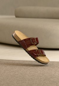 Unausgewählt, burgundy