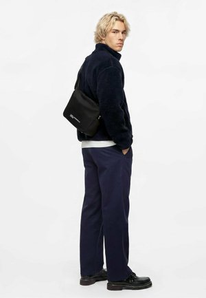 Karl Lagerfeld Jeans, KARL LAGERFELD JEANS CROSSBODY LOGO - Bandolera - black