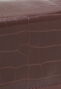 ONLY ONLSARAH BAG - Borsa a tracolla - shaved chocolate