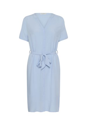 Rochie butonată de culoare albastră deschisă, cu decolteu în V, mâneci scurte și un cordon legat în talie. Confecționată dintr-un material neted, cu o siluetă lejeră.